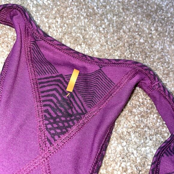 Lucy Brand purple & black diamond print athletic top dry wicking SZ SM - Picture 6 of 6